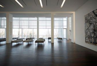 Белизна и свет: прозрачная архитектура современных фасадов 4