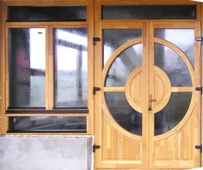 Деревянные евроокна, входные двери с клеяного трехслойног бруса