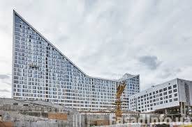 Новый жилой ансамбль со скошенным фасадом