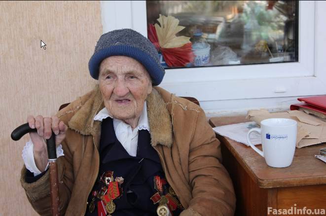 В преддверии празднования 70-летия Победы партнер «Декёнинк» поменял окна в доме ветерана ВОВ