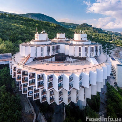 Создание фасада здания, парящего над землей